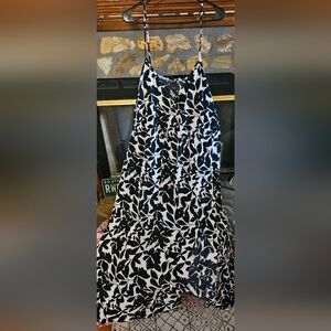 SHEIN Curve Black and White Patterned Garment